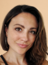 Headshot of Elizabeth Walsh, Yoga Teacher at Yogamaya